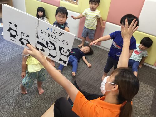 絵本で体操♪
