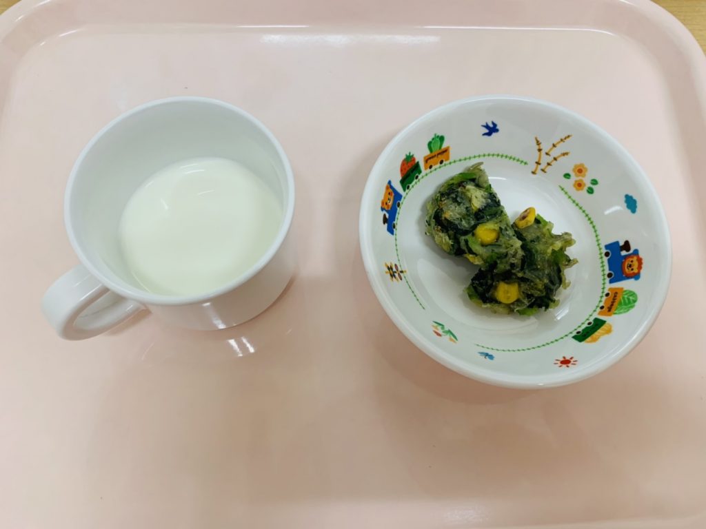 ３月２７日(月)の給食・おやつ