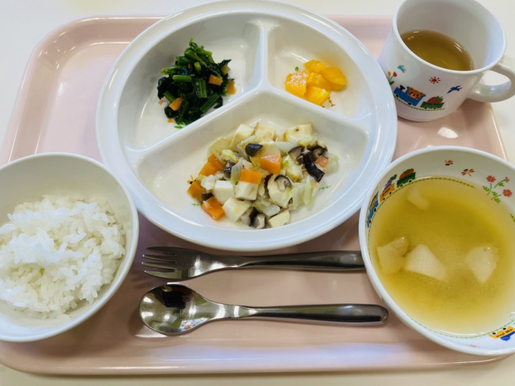 8月7日(月)の給食・おやつ