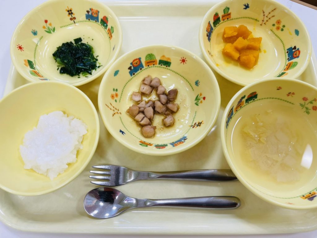 8月7日(月)の給食・おやつ