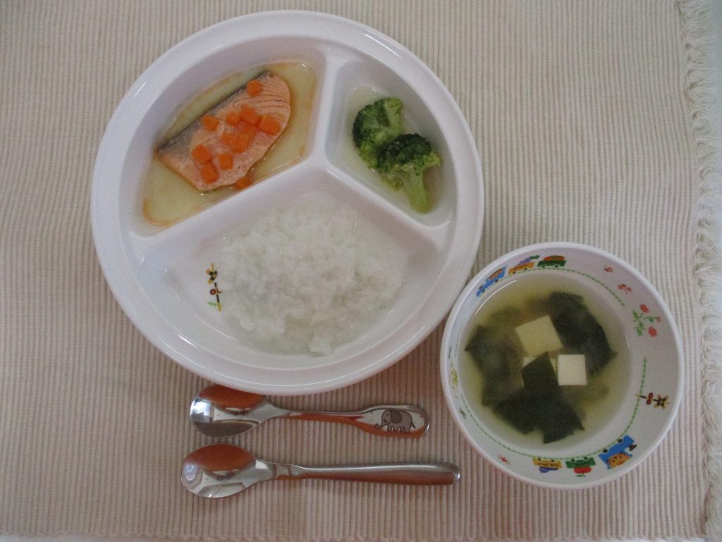 5月26日(金)の給食・おやつ