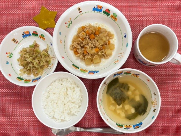 【9月16日㈫の給食・おやつ】