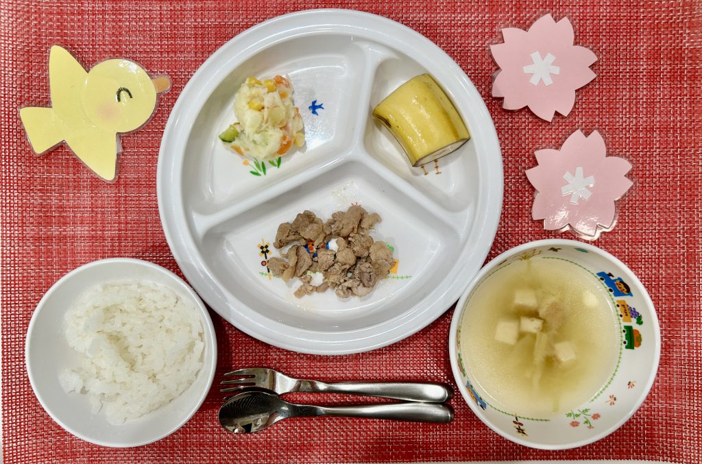 3月6日(水)の給食・おやつ