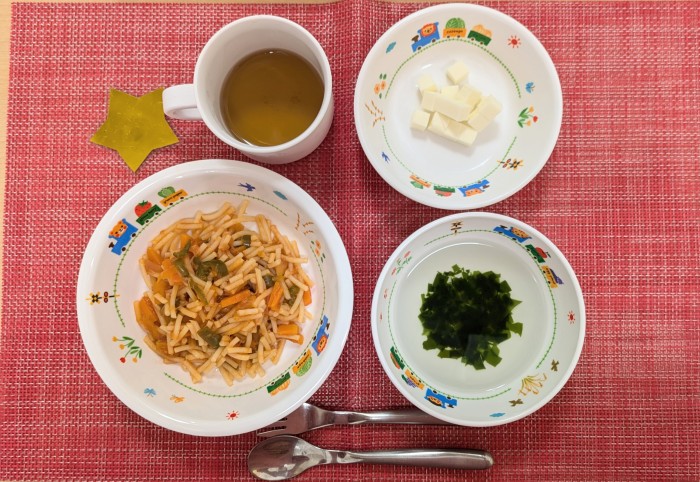 【10月4日㈯の給食・おやつ】