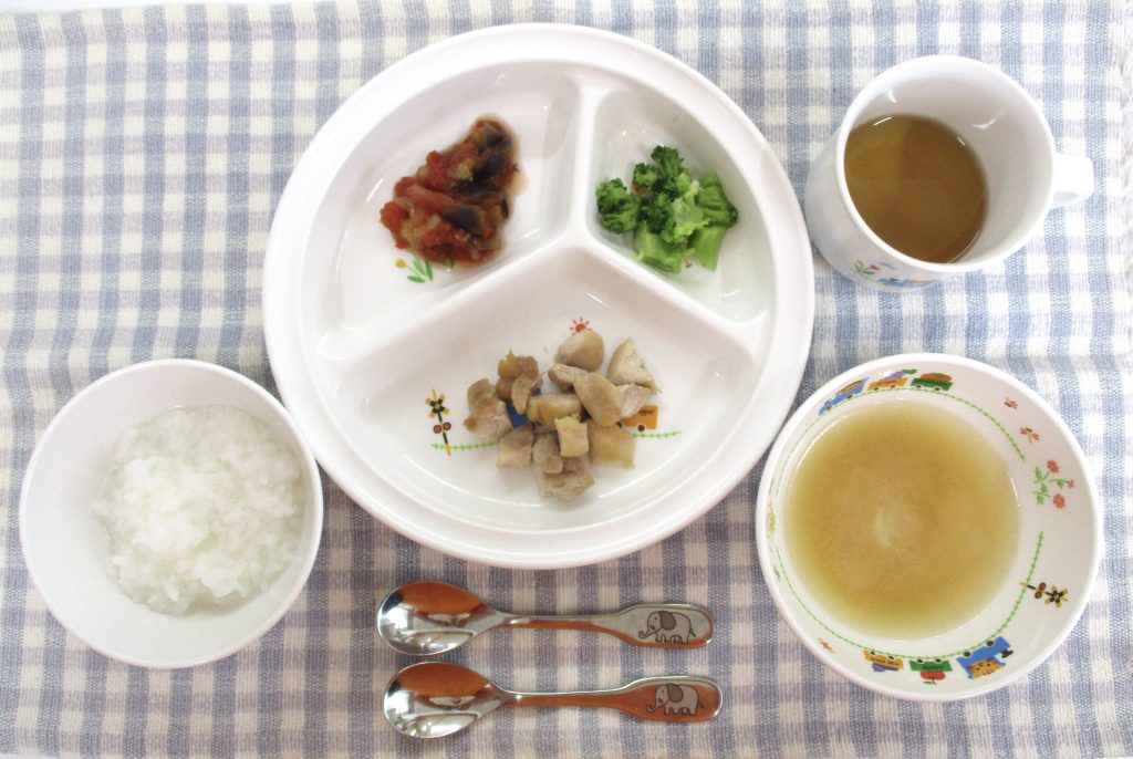 9月8日(金)の給食・おやつ