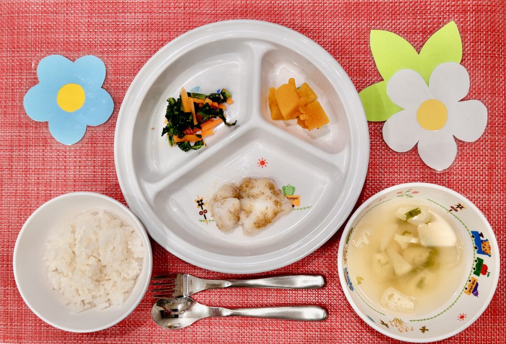 3月8日(金)の給食・おやつ