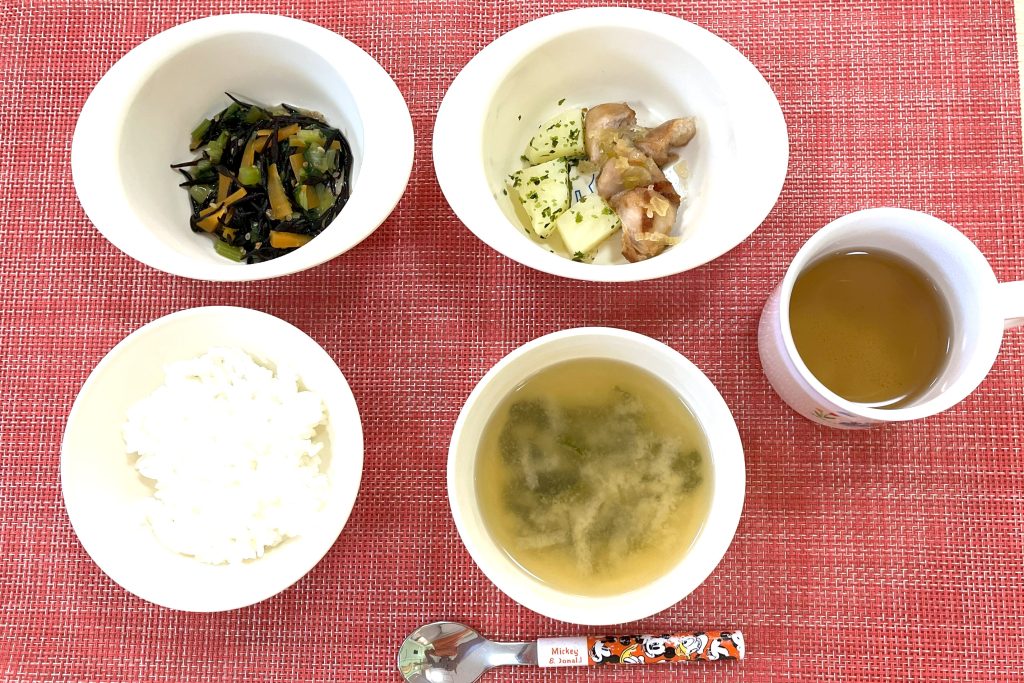 【7月13日㈯の給食・おやつ】