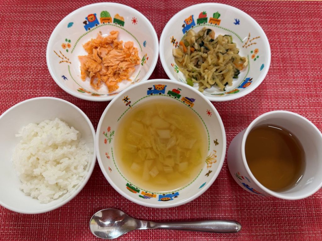 【12月3日㈬の給食・おやつ】