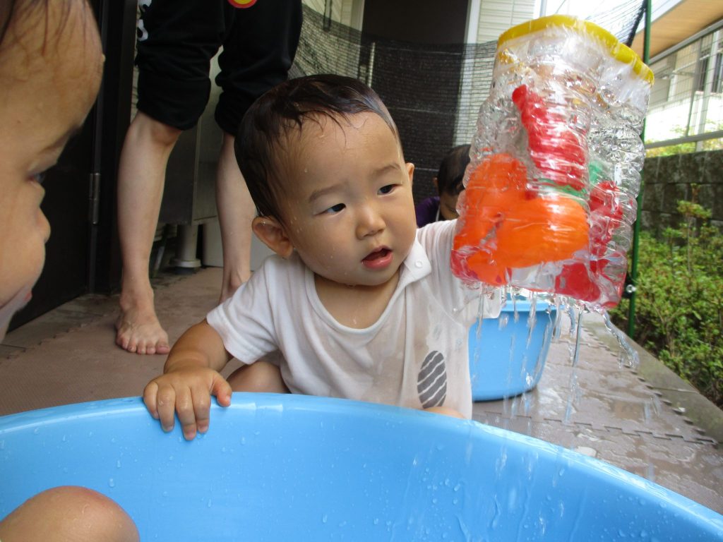 水！水！水あそび！