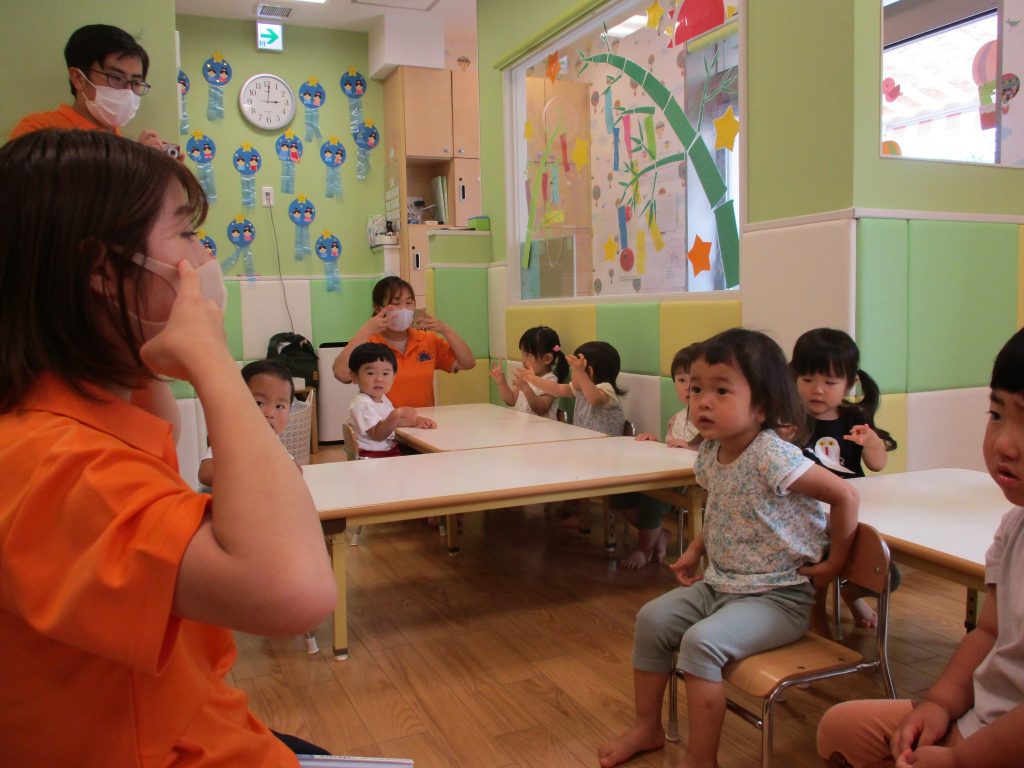雨と雨との間で