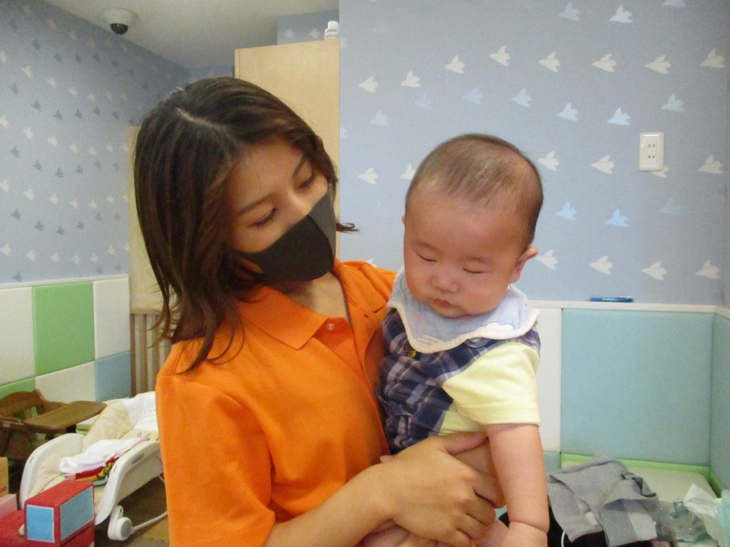 絵本紹介「いろいろバス」と「ぞうくんのさんぽ」