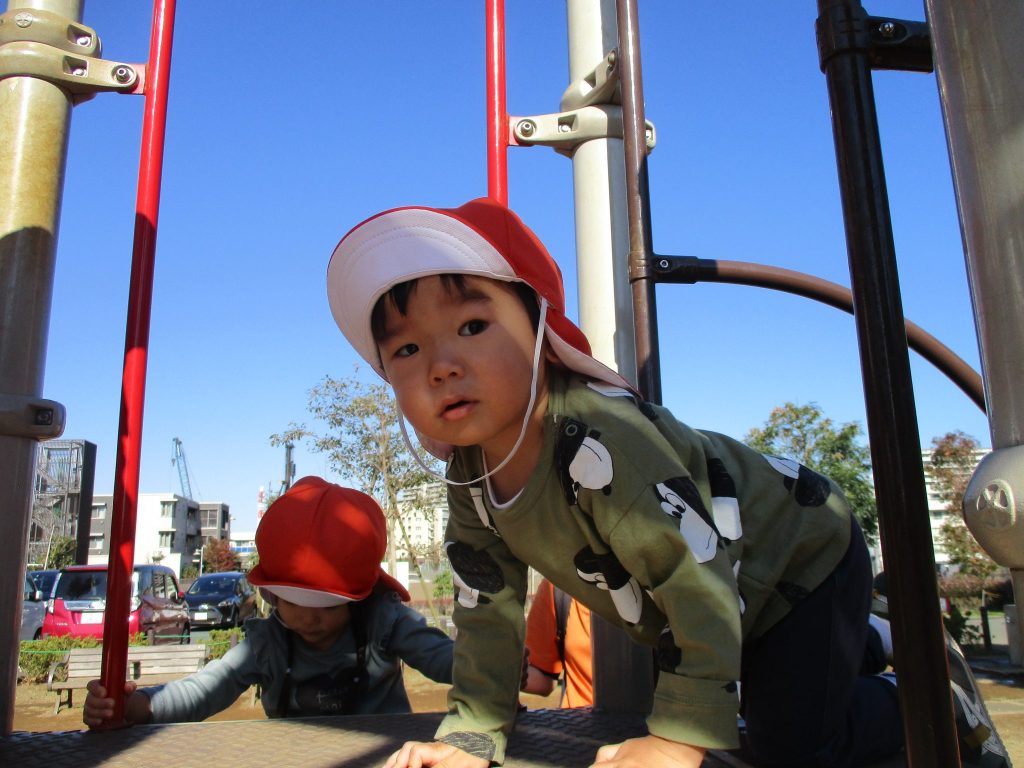 今週の絵本紹介「ひとりぼっちのけいとだま」