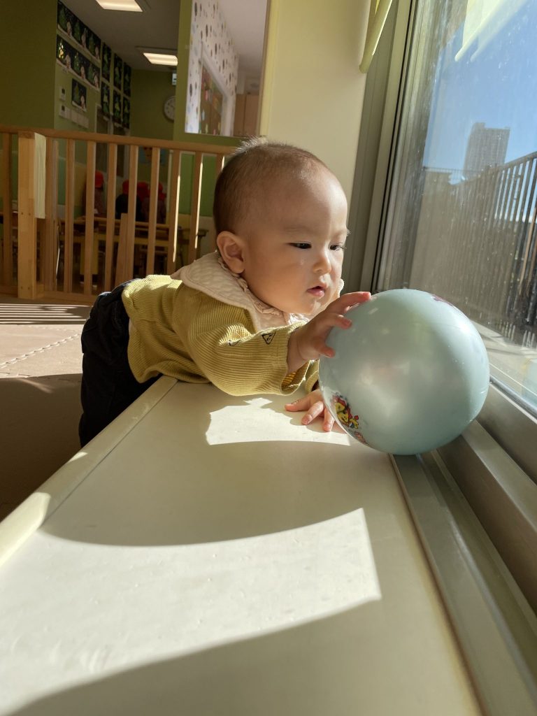 絵本紹介「だれのあしあと」