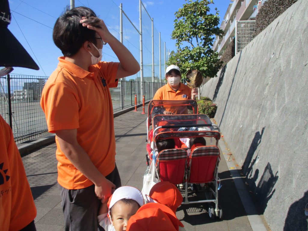 絵本紹介「かおかおどんなかお」