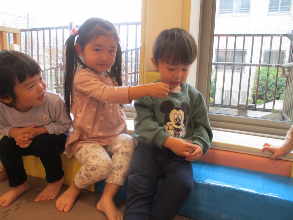 絵本紹介「おつきさまこんばんは」