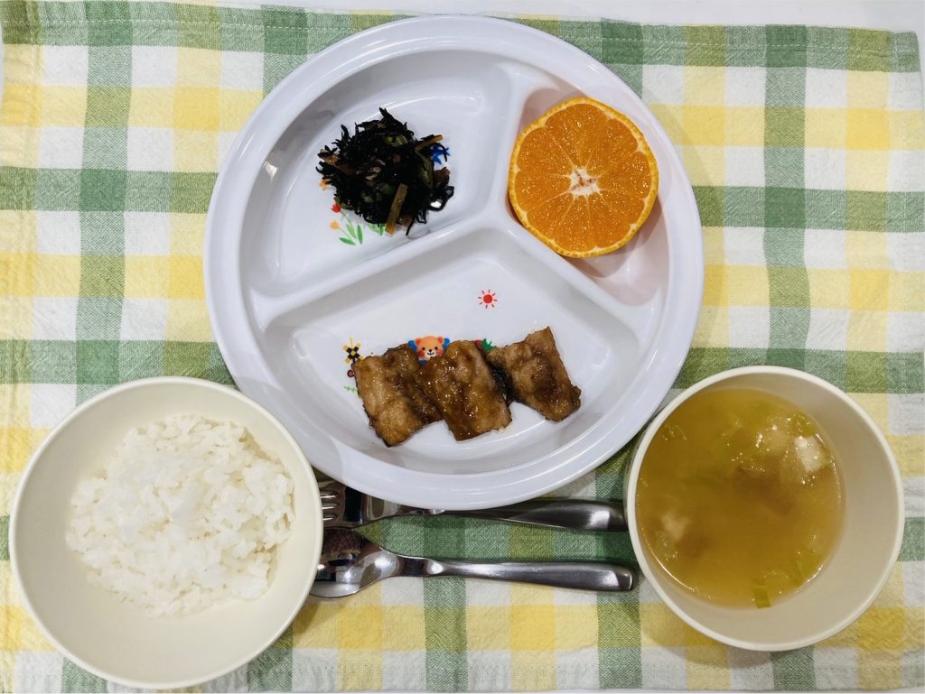 11月9日(木)の給食・おやつ