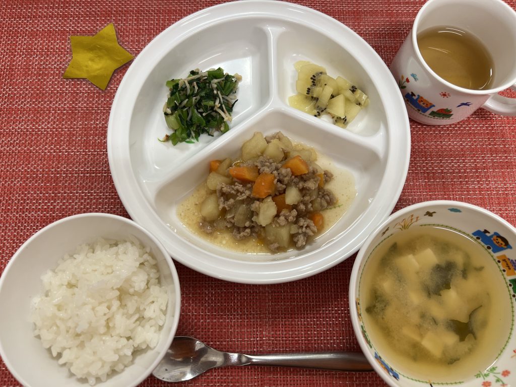 【11月27日㈭の給食・おやつ】